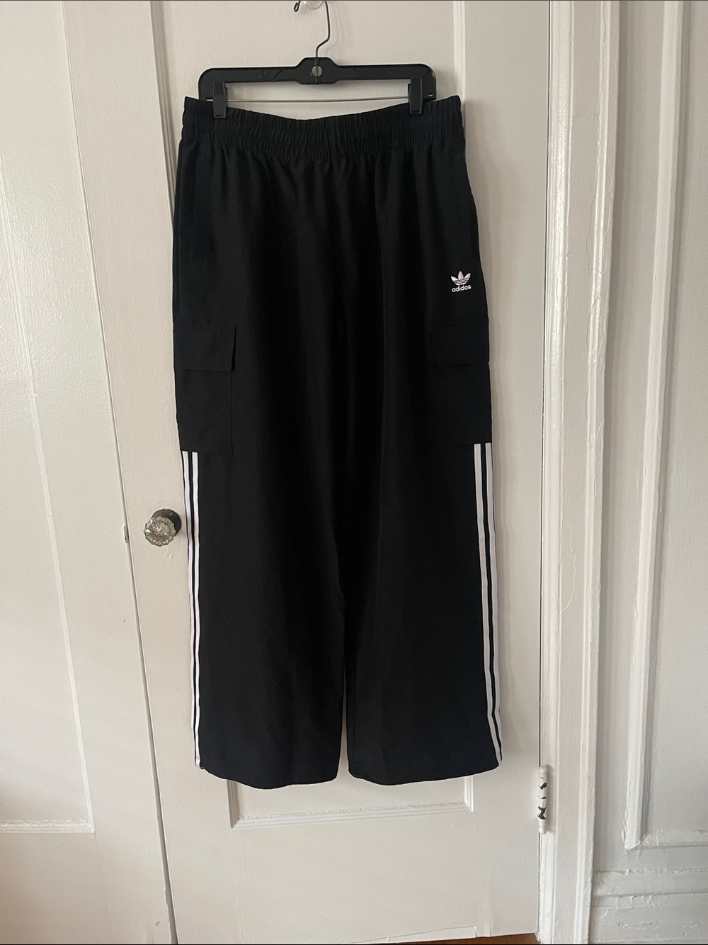 NWT adidas Black Cargo Sweatpants with White Three Stripes - Picture 5 of 8